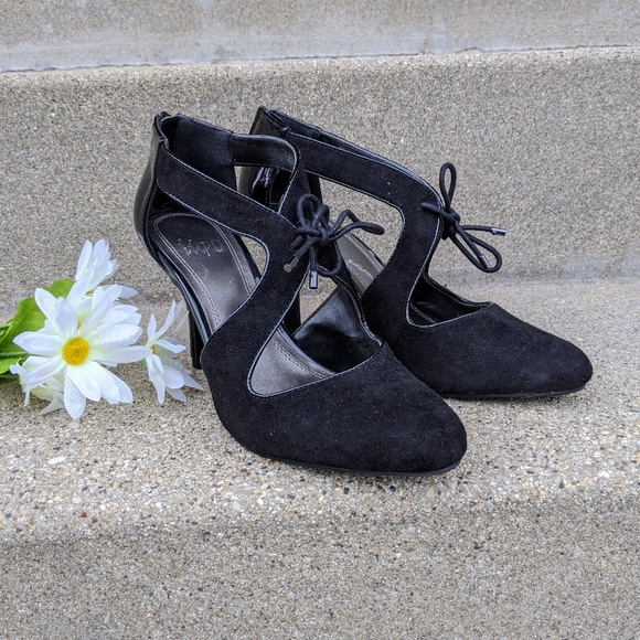 Black Dressy Heels With Back Zipper 7.5 - Picture 1 of 7